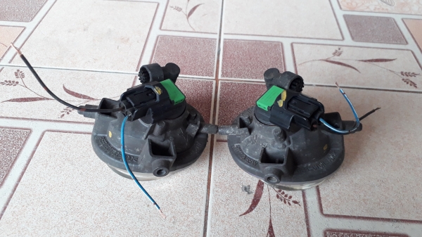 ไฟตัดหมอก ของรถ MAZDA 3 Mazda Rx-8 แท้มือสองจากญี่ปุ่น ยี้ห้อ KoiTo แบบเลนส์รุ้ง ไฟตัดหมอก ของรถ MAZDA 3 Mazda Rx-8 แท้มือสองจากญี่ปุ่น ยี้ห้อ KoiTo แบบเลนส์รุ้ง