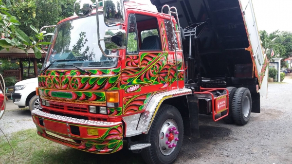 ISUZU FTR32 6ล้อดั้ม รถห้างแท้ 195แรง ยาว 3.80ม. กระบะใหม่ ยางใหม่6เส้น แอร์ใหม่(เย็น) สวยพร้อมใช้งา