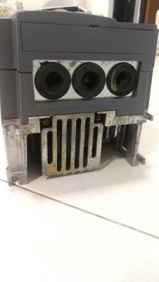 อินเวอร์เตอร์3แรง220vเข้า1เฟสออก3เฟส 220v ใช้กับมอเตอร์3เฟส อินเวอร์เตอร์3แรง220vเข้า1เฟสออก3เฟส 220v ใช้กับมอเตอร์3เฟส