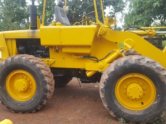 ขาย รถตัก KOMATSU JH30 เช็คใหม่พร้อมใช้งาน