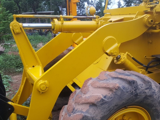 ขาย รถตัก KOMATSU JH30 เช็คใหม่พร้อมใช้งาน