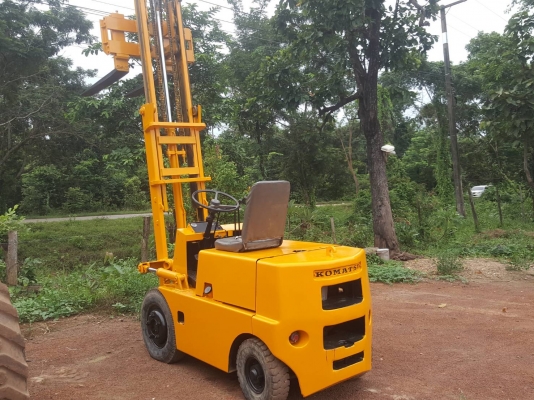 ขาย ฟอร์คลิฟต์ 2 ตัน KOMATSU FD20-6 เครื่องยนต์ดีเซล รถพร้อมใช้งานครับ