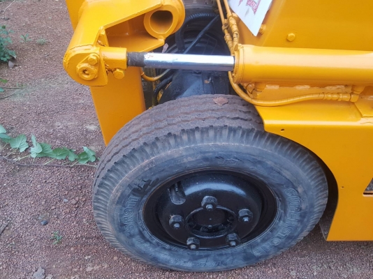 ขาย ฟอร์คลิฟต์ 2 ตัน KOMATSU FD20-6 เครื่องยนต์ดีเซล รถพร้อมใช้งานครับ