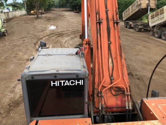 ขาย 1,190,000 บาท HITACHI ZX350-3G ทำงาน 17,xxx ชม เครื่องดี ปั้มแรง โช่หนา เอวแน่น ไฟฟ้าครบ เอกสารเล่มทะเบียนภาษีไม่ขาด  รถอยู่  เพชรบูรณ์  โทร 0610710295  สนใจ รายการสินค้า อื่นๆ ที่ เว็ปไชค์ Truck2Hand  https://www.truck2hand.com/index.php?actions=cont