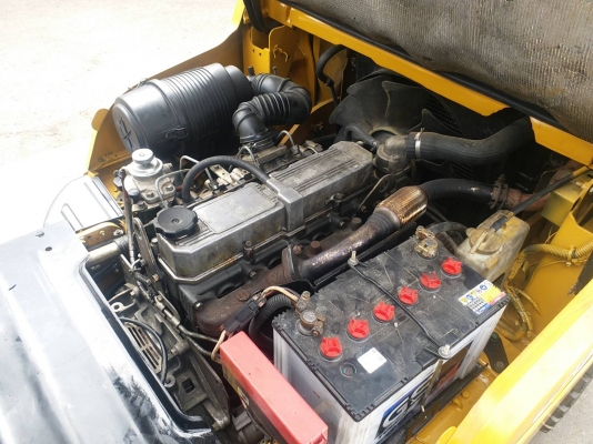 รถยกCATTERPILLAR  น้ำหนักยก 3 ตัน เสาสูง 4 เมตร เครื่องดีเซล เกียร์ออโต้