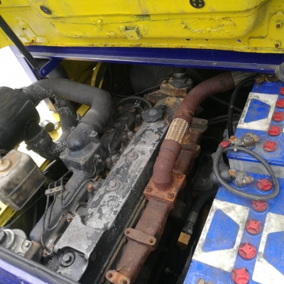 รถยกโคมัสสึ น้ำหนักยก 4.5 ตัน เสาสูง 4.50 เมตร เข้าตู้ แผงงาสไลด์ได้