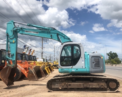 ขายรถขุด KOBELCO SK200SR มีลายหัวกระแทก รถนอกนำเข้าเองจากญี่ปุ่น สภาพสวยพร้อมใช้ มีVDOการทำงานครับ