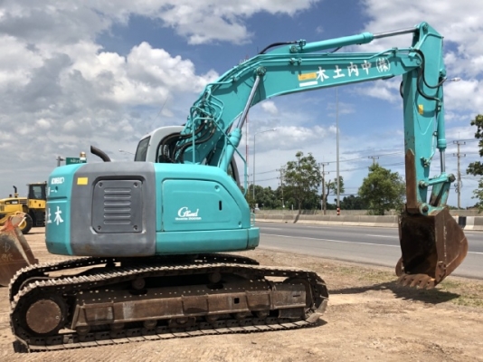 ขายรถขุด KOBELCO SK200SR มีลายหัวกระแทก รถนอกนำเข้าเองจากญี่ปุ่น สภาพสวยพร้อมใช้ มีVDOการทำงานครับ
