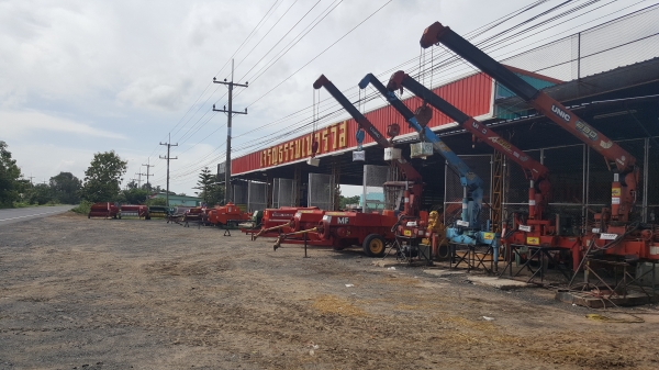 เครื่องอัดฟางมือสอง นำเข้าจากต่างประเทศ เครื่องสวย ราคาถูก มีบริการหลังการขาย มีช่างวิ่งหน้างาน