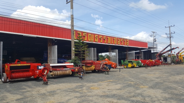 เครื่องอัดฟางมือสอง นำเข้าจากต่างประเทศ เครื่องสวย ราคาถูก มีบริการหลังการขาย มีช่างวิ่งหน้างาน