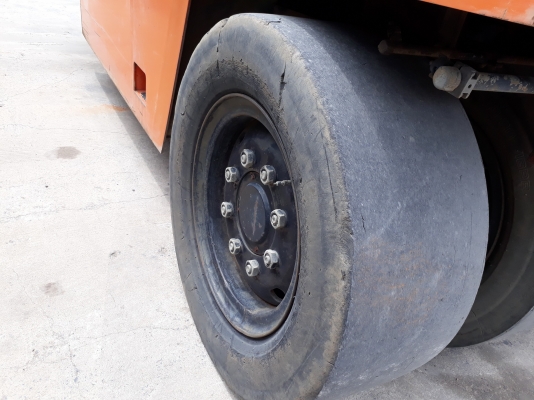 รถบด 7 ล้อยาง HITACHI RT200W