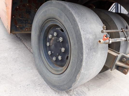 รถบด 7 ล้อยาง HITACHI RT200W