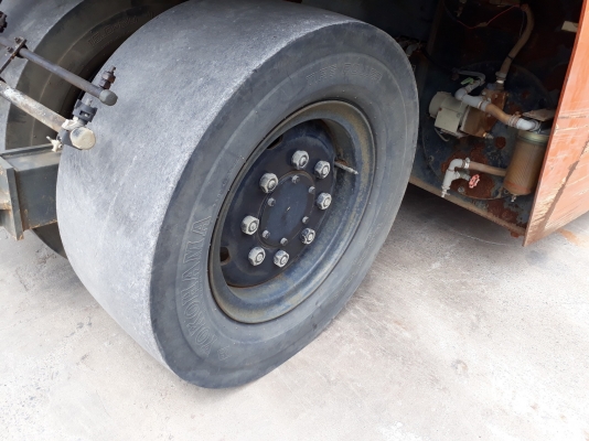 รถบด 7 ล้อยาง HITACHI RT200W