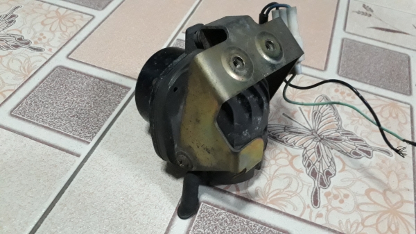 ไฟตัดหมอก โปรเจคเตอร์ ขนาดเลนส์กว้าง 2.5นิ้ว มือสองจากญี่ปุ่น ไฟตัดหมอก โปรเจคเตอร์ ขนาดเลนส์กว้าง 2.5นิ้ว มือสองจากญี่ปุ่น