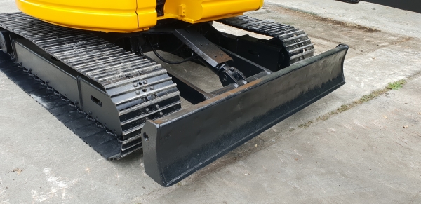 ขาย รถขุด KOMATSU รุ่น PC50UU-2- มือสองญี่ปุ่น แทรกเหล็ก สลัก บูทเอวแน่น 100\% ปั้มนิ้ว คอนโทรลสั้น ทำงานไว คันนี้ พร้อมหัวเก๋ง สวยพร้อมใช้งาน มือถือ 0818753444