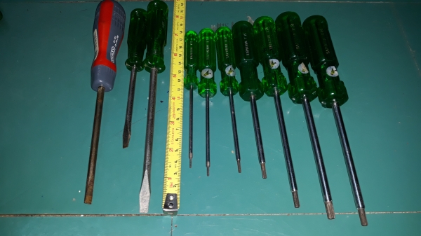 ขายชุดไขควงหกเหลี่ยมและปากแบนชุด10ชิ้น งานใหม่เก่าเก็บ