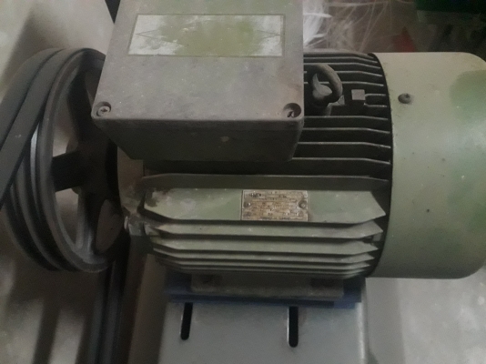ขายปั้มลมพร้อมมอเตอร์สามสาย 5แรง
