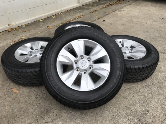 ล้อรีโว้ขอบ 17 พร้อมยางป้ายแดงปี17