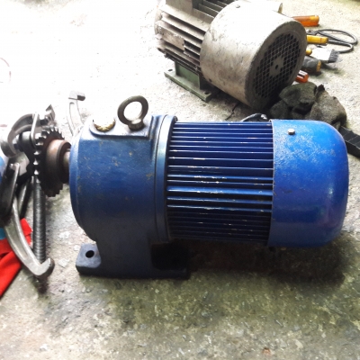 ขาย !! มอเตอร์เกียร์.CPG.ขนาด1แรง380v.รอบ1:60.พร้อมใช้งาน