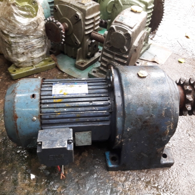 ขาย !! มอเตอร์เกียร์.CPG.ขนาด2แรง380v.รอบ1:60.พร้อมใช้งาน ขาย !! มอเตอร์เกียร์.CPG.ขนาด2แรง380v.รอบ1:60.พร้อมใช้งาน