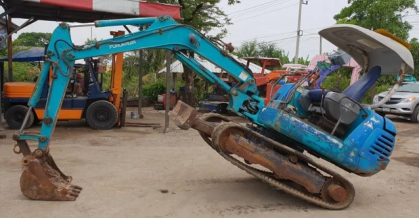 ขายด่วน255,000บาทรถแบคโฮคูโบต้าK30คอลโทลสั้นน้ำมันปั้มนี้วติดลายหัวกะแทกดีเทียบเท่าPC30รถนอกสถาพดีพร้อมใช้เพิ่งนำเข้ามายังไม่เคยใช้งานในไทยเลย