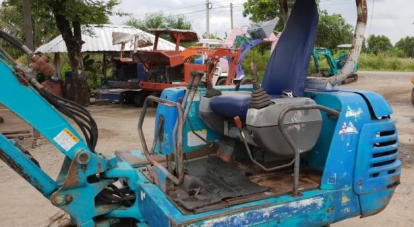 ขายด่วน255,000บาทรถแบคโฮคูโบต้าK30คอลโทลสั้นน้ำมันปั้มนี้วติดลายหัวกะแทกดีเทียบเท่าPC30รถนอกสถาพดีพร้อมใช้เพิ่งนำเข้ามายังไม่เคยใช้งานในไทยเลย