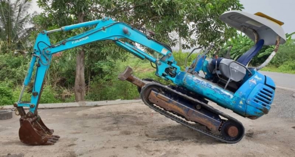 ขายด่วน255,000บาทรถแบคโฮคูโบต้าK30คอลโทลสั้นน้ำมันปั้มนี้วติดลายหัวกะแทกดีเทียบเท่าPC30รถนอกสถาพดีพร้อมใช้เพิ่งนำเข้ามายังไม่เคยใช้งานในไทยเลย