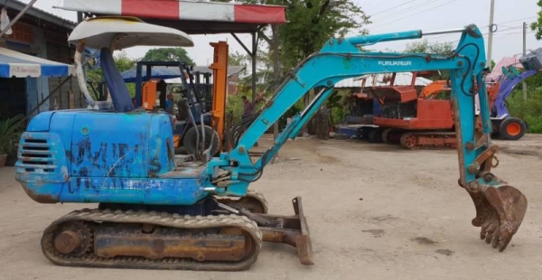 ขายด่วน255,000บาทรถแบคโฮคูโบต้าK30คอลโทลสั้นน้ำมันปั้มนี้วติดลายหัวกะแทกดีเทียบเท่าPC30รถนอกสถาพดีพร้อมใช้เพิ่งนำเข้ามายังไม่เคยใช้งานในไทยเลย