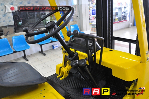 ขายรถโฟล์คลิฟท์มือสอง KOMATSU รุ่น FG28-7-103209 นำเข้าจากประเทศญี่ปุ่น 100\% ไม่เคยใช้งานในไทย