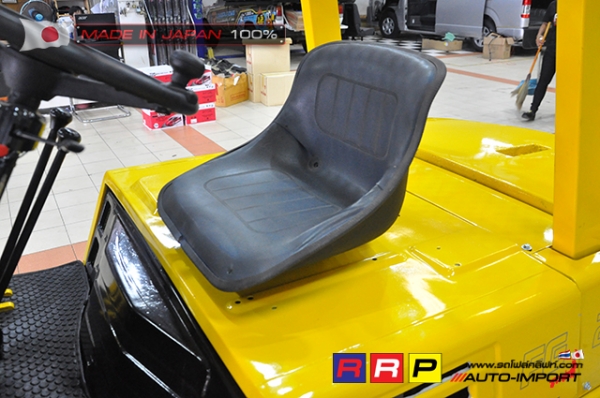 ขายรถโฟล์คลิฟท์มือสอง KOMATSU รุ่น FG28-7-103209 นำเข้าจากประเทศญี่ปุ่น 100\% ไม่เคยใช้งานในไทย