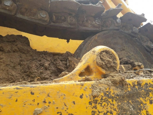 ขายรถแทรคเตอร์ KOMATSU D50A-15 ห้องเลี้ยวน้ำมัน ราคา 350000