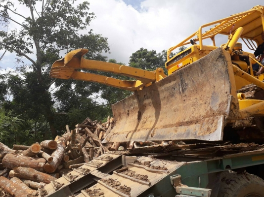 ขายรถแทรคเตอร์ KOMATSU D50A-15 ห้องเลี้ยวน้ำมัน ราคา 350000