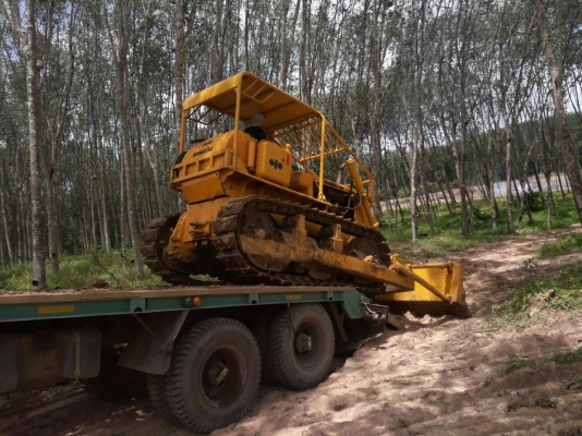ขายรถแทรคเตอร์ KOMATSU D50A-15 ห้องเลี้ยวน้ำมัน ราคา 350000