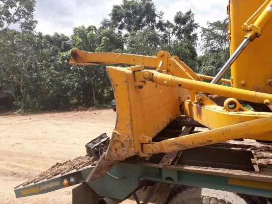 ขายรถแทรคเตอร์ KOMATSU D50A-15 ห้องเลี้ยวน้ำมัน ราคา 350000