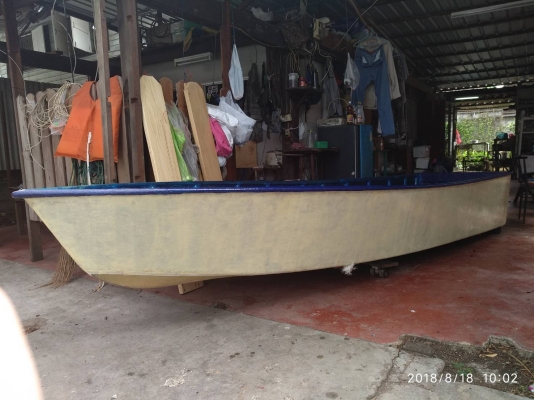 เรือไฟเบอร์ไทยๆ ขนาดยาว 14 ฟุต กว้าง 1.2 เมตร สูง 0.5 เมตร