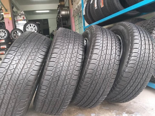 ขายล้อแม็กป้ายแดง Toyota fortuner 18" พร้อมยางปี18 michelin สนใจสอบถามได้ครับ
