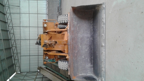 รถตักล้อยางโคมัสสุ JH65