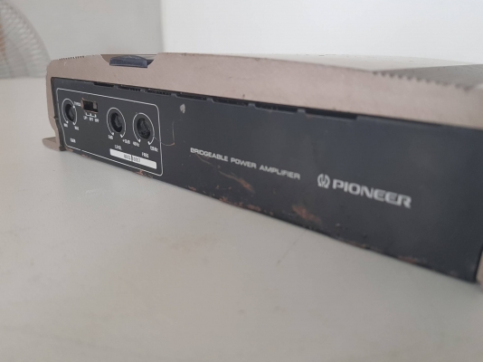 POWER AMPLIFIER ยี่ห้อ PIONEER รุ่น GM-X402 POWER AMPLIFIER ยี่ห้อ PIONEER รุ่น GM-X402