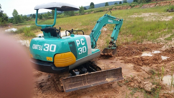 ขายแพ็คคู่ 185,000 แมคโคพร้อมเทรนเลอร์ลาก KOMATSU pc 30-7 เครื่องดี ปั๊มไฮดอลิคต้องเช็ค เอวแน่น ช่วงล่างพอใช้ รถอยู่ ขอนแก่น 090-772-3710 090-772-3708 ขายแพ็คคู่ 185,000 แมคโคพร้อมเทรนเลอร์ลาก KOMATSU pc 30-7 เครื่องดี ปั๊มไฮดอลิคต้องเช็ค เอวแน่น ช่วงล่างพอใช้ รถอยู่ ขอนแก่น 090-772-3710 090-772-3708