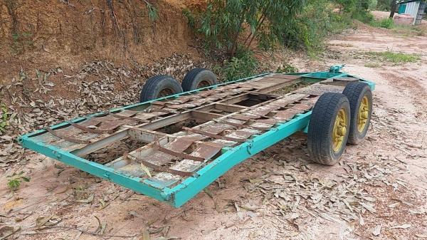 ขายแพ็คคู่ 185,000 แมคโคพร้อมเทรนเลอร์ลาก  KOMATSU pc 30-7 เครื่องดี ปั๊มไฮดอลิคต้องเช็ค เอวแน่น ช่วงล่างพอใช้  รถอยู่ ขอนแก่น 064-191-1112