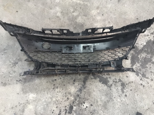 ตะแกรงกันชนหน้า MAZDA 3 BL แท้ รุ่นปลายปี ตะแกรงกันชนหน้า MAZDA 3 BL แท้ รุ่นปลายปี