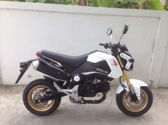 Honda MSX 125 หัวฉีด สตาร์ทมือ สวย สีขาว ใหม่ วิ่งน้อย รถ 10 เดือน ปี 2017