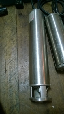 หัวปั๊มน้ำบาดาลญี่ปุ่นSUKI  + FLANKLINมอเตอร์1HP220V 2ลูก