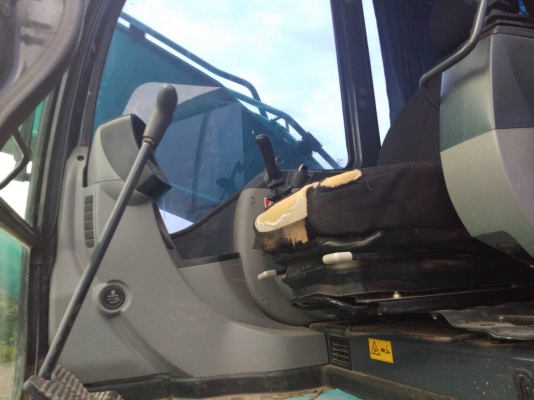 ขาย 1,790,000 KOBELCO sk 200-8 YN12 supper x  รถทำงาน 8,000 ชม. เอกสารเล่มทะเบียน ไฟฟ้าครบ เครื่องดี ปั๊มดี เอวแน่น ช่วงล่างดี รถสวยสภาพพร้อมใช้งาน รถอยู่ ร้อยเอ็ด 092-595-6777 061-446-2662 ญิ๋งยุ