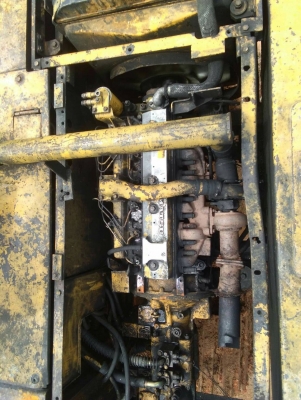 *ขายด่วน 395,000* KOMATSU PC200-5 คอนโทรนสั้นไฟฟ้าครบ เอกสารอินวอยร์ เครื่องดี เอวแน่น(เปลี่ยนใหม่)โซ่หนา โลเลอร์เต็ม ใบแทคหนามีขาด3ใบ  รถอยู่ ปทุมธานี 092-595-6777 061-446-2662 ญิ๋งยุ