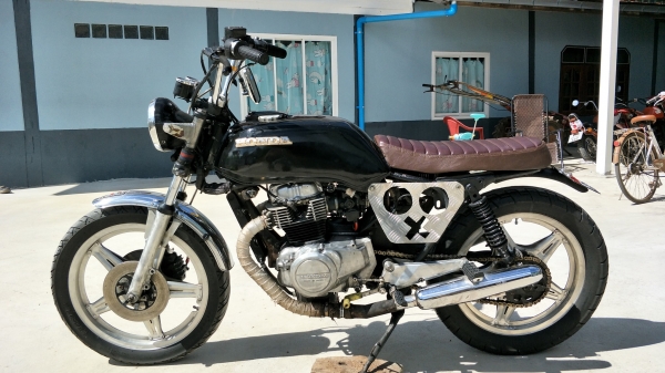 ขายครับ Honda CB400N ทะเบียนแท้ ขายครับ Honda CB400N ทะเบียนแท้