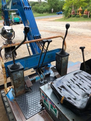 ขายด่วน 195,000 บาท KOBELCO SK 024 เครื่องยนต์ดีเซล 3 สูบ คอนโทนยาว ปั้มเฟือง 3 ตอนเครื่องดี  ปั๊มแรงทำงานไม่โหลด ทำงานเร็ว เอวแน่น บูมอาร์มสวยพร้อมบุ้งกี๋ใบดัน รถนอกนำเข้าเก่าญี่ปุ่น  ไม่เคยใช้งานในไทยมาก่อน มีเอกสารอินวอยซ์  รถสวยสภาพพร้อมใช้พร้อมบริการ