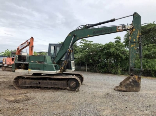 ขาย 295,000 บาท KOMATSU PC120 รุ่น 3 เครื่องเดิม แรงดี โช่ใหม่  เอวแน่น ช่วงล่างเต็มสวย เอกสารชื้อขาย  รถอยู่  นครปฐม โทร 0610710295  สนใจ รายการสินค้า อื่นๆ ที่ เว็ปไชค์ Truck2Hand  https://www.truck2hand.com/index.php?actions=content/search&amp;member_i