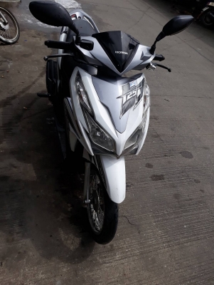 ็Honda click 125 I ปี 55 เล่มโอน ลด 15500.-