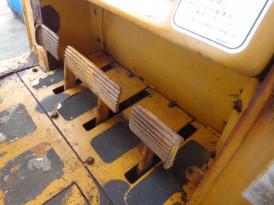 ขายรถตักตีนตะขาบ CATERPILLAR 951C (สภาพดี)